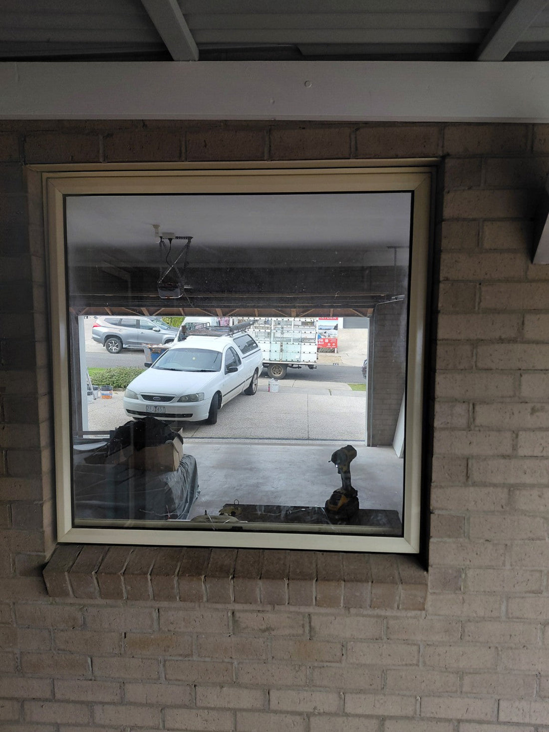 A Cracked Double-Glazed Awning Window in Clifton Springs