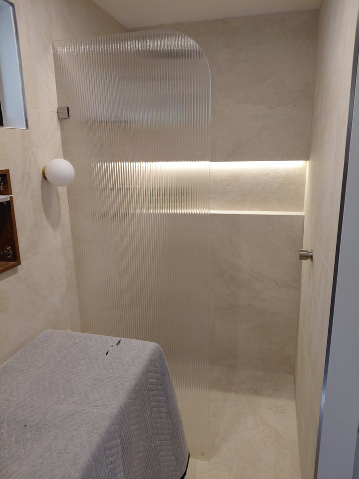 Narrow Reeded Glass and a Radius Corner in a Curved Highton Bathroom