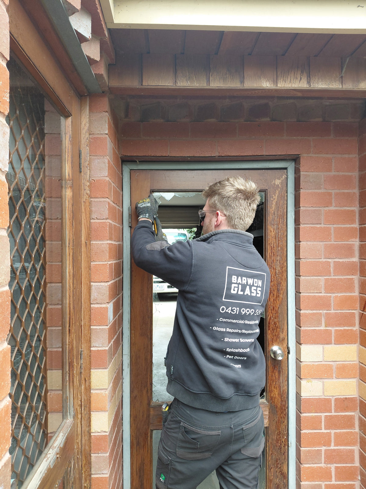 Repair or Replace? How a Glazier Actually Decides